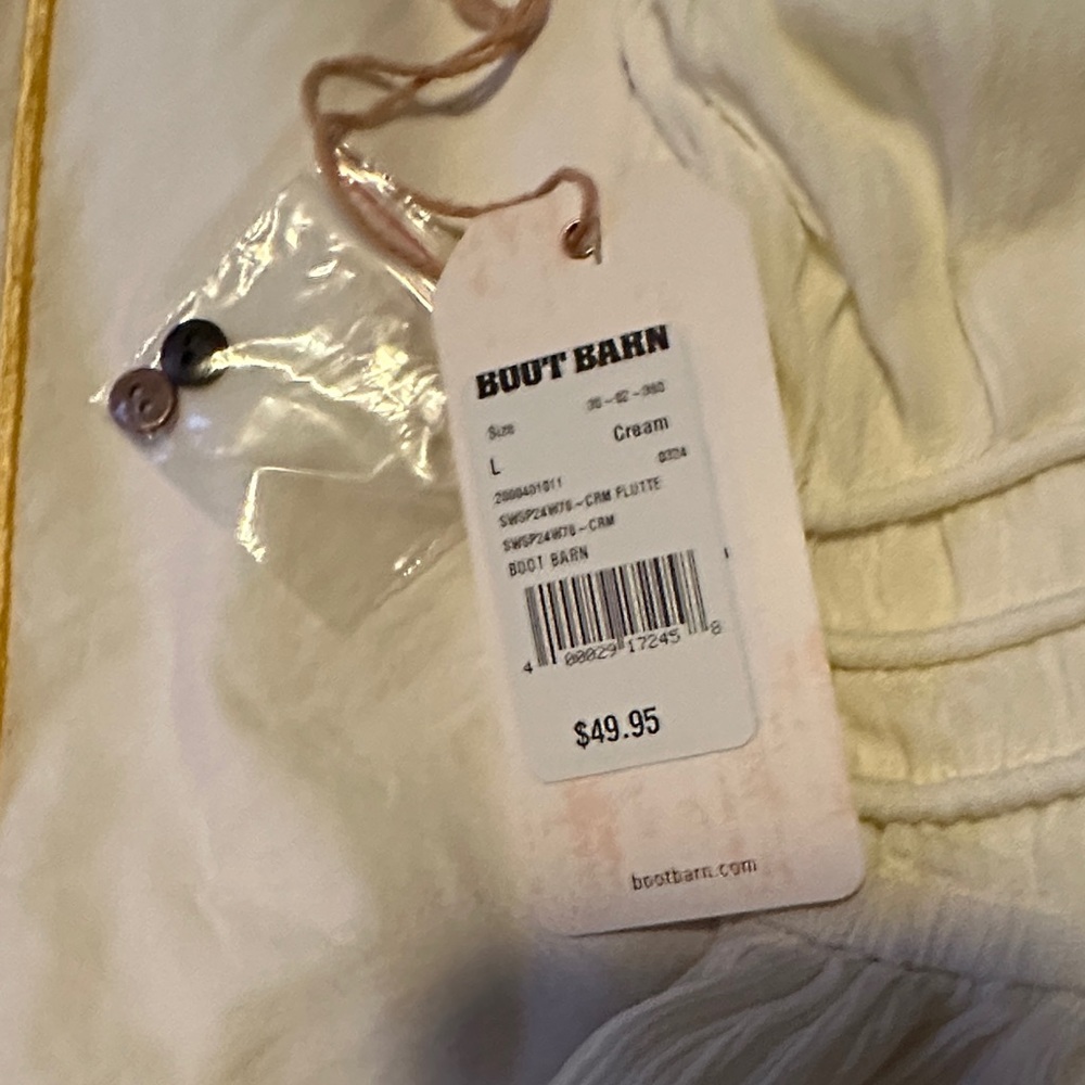 New with tags Shyanne Country Cream Ruffled Women's Top purchased from Boot Barn - Picture 2 of 6